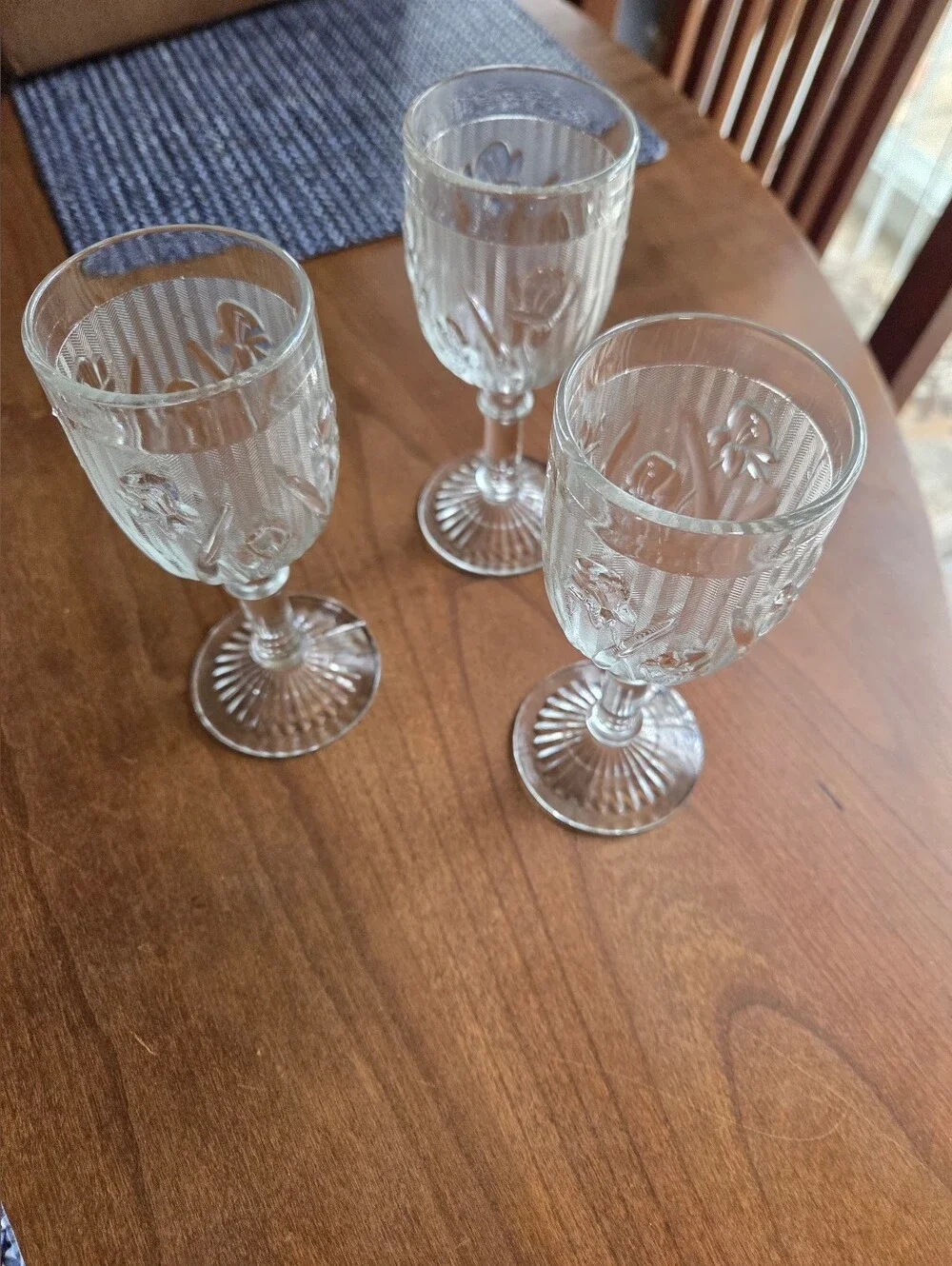 Jeanette Glass set iris